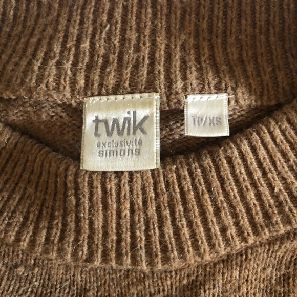 Brown knit sweater - Picture 3 of 3